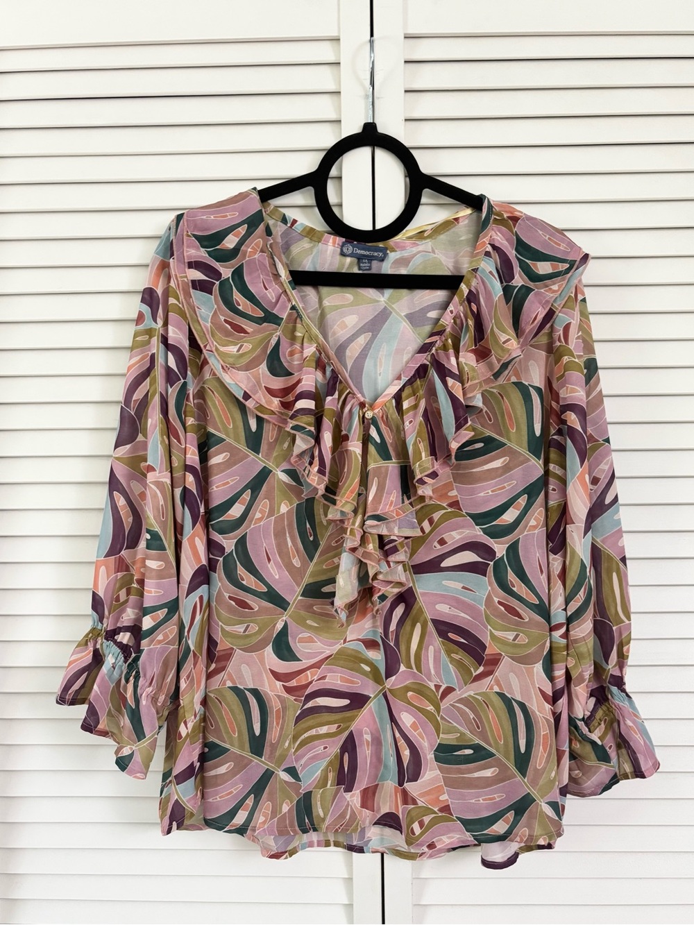 Democracy Women’s Leaf Design Ruffle V-Neck Peasant Blouse, Size: 1X, NWOT